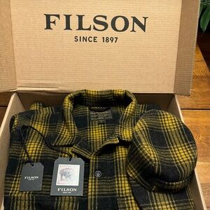 Filson Mackinaw cruiser XXL with matching XL Mackinaw wool cap. Gold Ochre Ombre